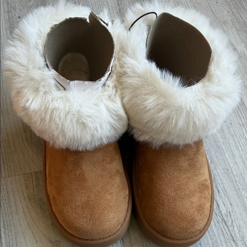Botas cortas Thereabouts con forro de peluche – color camel